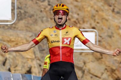 Efter at være flyttet til Herning triumfrede Anthon Charmig tilbage i februar på tredje etape af Tour of Oman. Søndag er han en del af det danske VM-hold. Foto: Ritzau Scanpix