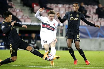 Anders Dreyer er manden, det skal komme fra i øjeblikket. Han har nu scoret 7 mål i de seneste 11 kampe. I aften reducerede den 22-årige vestjyde til 1-2 og havde en stor chance for at udligne. Foto: Tom Laursen