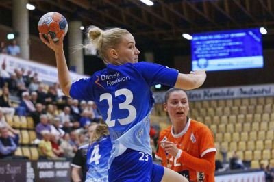 Tania Knudsen og de øvrige Randers-spillere skal sandsynligvis kigge sig om efter en ny klub inden længe.