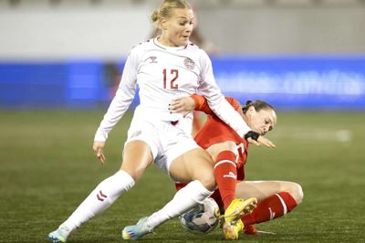 Danmark slog fredag Schweiz med 2-1.