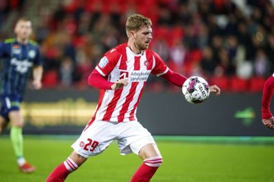 AaB er placeret på 11.-pladsen i Superligaen og er i overhængende risiko for at rykke ud af landets bedste række. (Arkivfoto).
