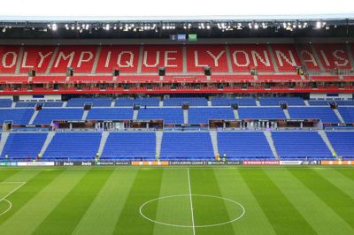 Den franske fodboldklub Lyon er blevet solgt til en amerikansk investor.