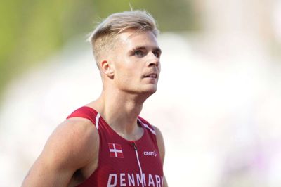 24-årige Simon Hansen fra Bording har bidt sig fast i verdenseliten med deltagelse ved OL i Tokyo, VM i amerikanske Eugene og EM i München blandt meget andet. Men selv føler den hurtige midtjyde stadig, at han mangler at bekræfte sig selv med en toppræstation på den store scene. Det drømmer han om at gøre ved EM indendørs i Istanbul, hvor han løber 60 meter på lørdag. Foto: Ritzau Scanpix