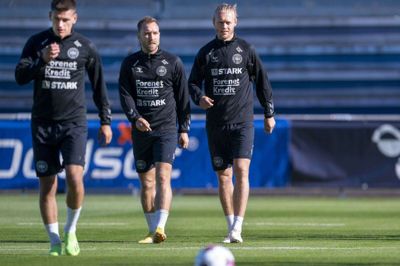 Christian Eriksen og Simon Kjær er to af de sportsstjerner, der har krævet erstatning af Bet365 for at bruge deres navne og billeder uden samtykke. (Arkivfoto).