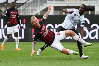 Simon Kjær var i startopstillingen for AC Milan mod Spezia.