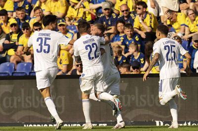 Parken Sport Entertainment, der står bag fodboldklubben FC København, omsatte i årets første tre måneder for knap 207 millioner kroner. På banen fører FCK Superligaen efter søndagens sejr i Brøndby.
