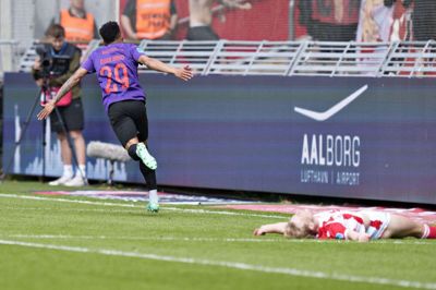 Paulinho jubler over sin scoring mod AaB. Foto: Henning Bagger/Ritzau Scanpix