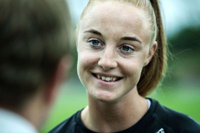 Karen Holmgaard har holdt tre ugers ferie efter afslutningen på sæsonen i England. Men midtbanespilleren fra Bording har passet sin fysiske træning og er nu klar til at give den gas frem mod VM-slutrunden om en måned. Foto: Chresten Bergh