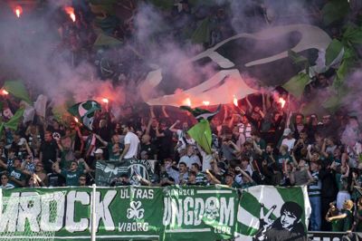 Der blev kastet kanonslag fra en Viborg-tribune, da holdet senest mødte FC Midtjylland. (Arkivfoto).