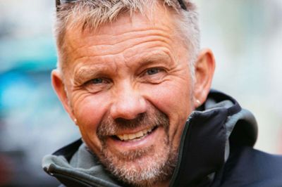 Herningenseren Johnny Løgtved har siden 2016 været mekaniker på det norske Uno-X-mandskab, der for første gang er med til Tour de France. For ham er der dog tale om den fjerde Tour-deltagelse. Foto: Pr-foto