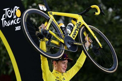 Med sin sejr i år er Jonas Vingegaard den første dansker nogensinde til at vinde Tour de France to gange.