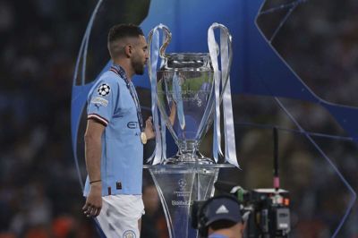 Riyad Mahrez var med til at vinde Champions League-titlen i juni.