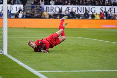 Jonas Lössl var ikke tilfreds med sin egen aktion ved Omonias afgørende træffer kort inden pausen.Foto: Claus Bech/Ritzau Scanpix