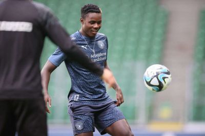 Franculino Djú scorede to mål i det første opgør mellem FCM og Legia. Under onsdagens afsluttende træning så den afrikansk-portugisiske teenager også ud til at glæde sig til returmødet. Foto: Leszek Szymanski/Ritzau SCanpix/EPA