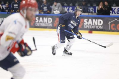 Blue Fox belønner Philip Riisberg (billedet) og Carl Winding med hver deres kontrakt for resten af sæsonen. Foto Henrik Ole Jensen