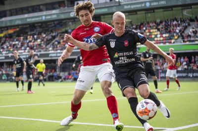 Alexander Lind (til venstre) har nettet fem gange i de seneste fem kampe for Silkeborg.