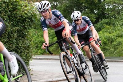 Det 18-årige cykeltalent Tore Troelsen (i.m.) fra Sunds er opflasket hos Herning Cykle Klub. Nu skifter han til Coloquick. Foto: Charlotte le Fèvre