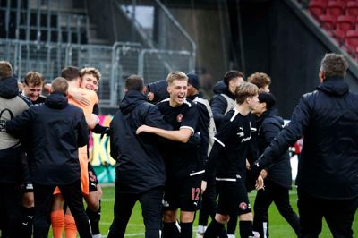 Nicolaj Tornvig (nr. 12) og resten af FCM-holdet jublede vildt og forløsende, da de slog FC Famalicão efter straffesparkskonkurrence i første runde af Uefa Youth League. Nu gælder det anden runde mod de ukrainske mestre.