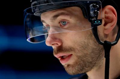 Oliver Bjorkstrand har været skarp i denne sæson, men i nat blev han ikke noteret for point, da hans hold, Seattle Kraken, tabte på udebane mod Arizona Coyotes.