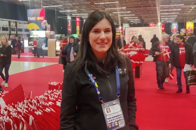 Carine Bizien er imponeret over de mange aktiviteter i fanzonen ved VM og frem for alt det liv, som fanzonen skaber før og mellem kampene. Foto: Jørn Just