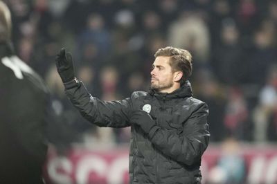 Jakob Poulsen overtog i november midlertidigt cheftrænerjobbet i Viborg FF efter Jacob Friis. Siden er det blevet til to sejre og to nederlag. (Arkivfoto).