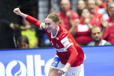Kaja Kamp scorede to mål i bronzekampen mod Sverige.