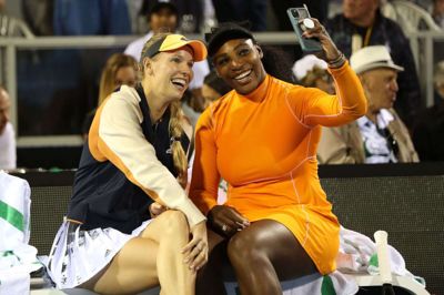 Caroline Wozniacki er ikke i tvivl om, at veninden Serena Williams er den største inden for kvindernes tennis. (Arkivfoto).
