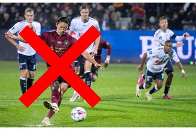 Gue-sung Cho bør fyres fra pletten, mener Folkebladets brugere. Også selvom han her scorer på straffespark mod AGF. Foto: Bo Amstrup/Ritzau Scanpix