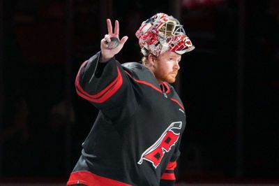 Danske Frederik Andersen stod i målet for Caroline Hurricanes med en redningsprocent på 96,88 søndag.