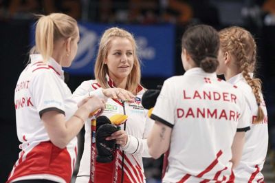 Skipper Madeleine Dupont og resten af de danske curlingkvinder skruer op for træningsmængden frem mod næste års OL. (Arkivfoto).
