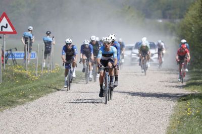 Rytterne ved årets Grand Prix Herning skal 25. maj køre på endnu flere og mere krævende grusveje end tidligere. Foto: Dennis Boutrup