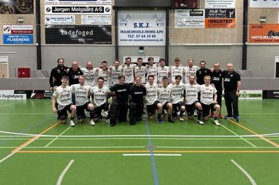Den samlede Sunds-trup efter at have sikret klubbens tredje DM-finale på stribe. Foto: Privatfoto