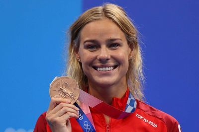 Pernille Blume står her med sin bronzemedalje ved legene i Tokyo. (Arkivfoto).
