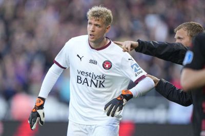 35-årige Jonas Lössl var i udlandet, da FC Midtjylland vandt sine tre tidligere mesterskaber. Søndag blev han dansk mester for første gang.