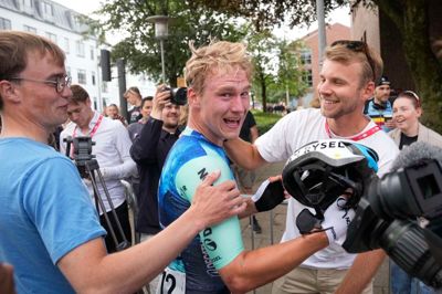 21-årig Rasmus Søjbjerg Pedersen vandt for anden gang på en måned et stort cykelløb i Herning. først vandt han Grand Prix Herning og søndag blev han dansk mester.