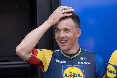 Sidste år måtte Mads Pedersen udgå forud for 8. etape af Tour de France efter at være styrtet tidligere i løbet. I år skal danskeren ikke køre det franske etapeløb. (Arkivfoto).