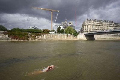 Den berømte flod Seinen i Paris skal blandt andet bruges til åbningsceremonien ved OL denne måned. (Arkivfoto).