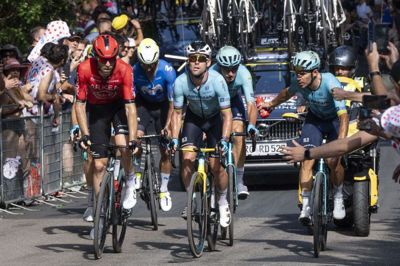 Michael Mørkøv (til højre) blev inden sæsonen hentet til Astana for at hjælpe Mark Cavendish (i midten) til Tour de France-rekorden for flest etapesejre. (Arkivfoto).