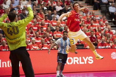 Niclas Kirkeløkke nyder godt af sin springstyrke fra fløjen, men mangler finurlighed og overskud i afslutningerne. (Arkivfoto).