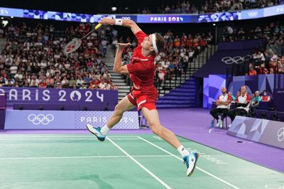 Viktor Axelsen kan nu kalde sig dobbelt olympisk mester.
