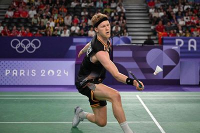 Anders Antonsen står uden træner efter at have stoppet samarbejdet med Joachim Persson.