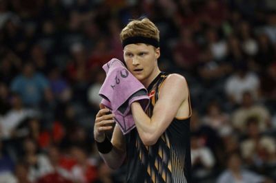 Anders Antonsen var forsvarende mester i Korea Open, men er ude som sidste dansker i turneringen.