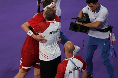 Kenneth Jonassen kræver Viktor Axelsen efter OL-guldet i Paris, der blev en kulmination på deres fælles succes.