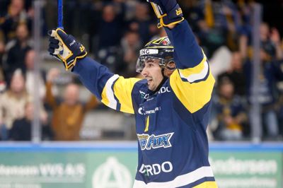 Derian Plouffe og holdkammeraterne vandt 8-1 mod Rødovre Mighty Bulls foran 2129 tilskuere.