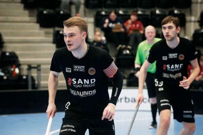 Anfører Simon Lauridsen og Sunds Seahawks - her under sidste års pokalfinale i Sportscenter Herning - satser på, at værterne hive trofæet med hjem.