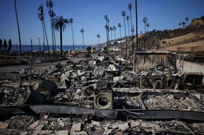 Naturbrande har hærget området nær Los Angeles siden sidste uge.