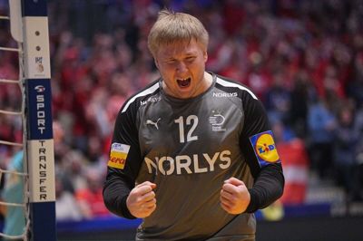 I vanlig stil var Emil Nielsen overlegen i Danmarks bur, da håndboldherrerne spillede sig i sin fjerde VM-finale i træk.
