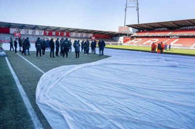 Det lykkedes ikke at få AaB's hjemmebane klar til søndagens kamp mod FC Nordsjælland.