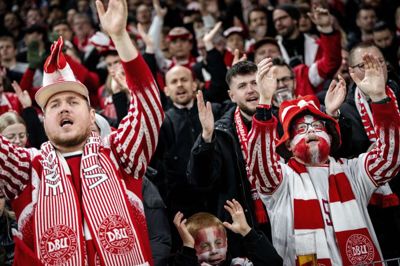 De danske fans vil fylde Parken til Danmarks kamp mod Portugal i marts. (Arkivfoto).