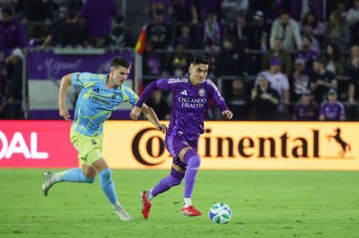 Danske Mikael Uhre (til venstre) var på banen natten til søndag i sæsonåbningen af den bedste nordamerikanske fodboldliga, MLS.